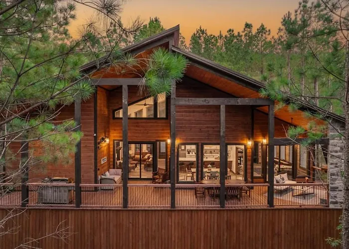 New Cabin W Hot Tub + Views Sleeps 12