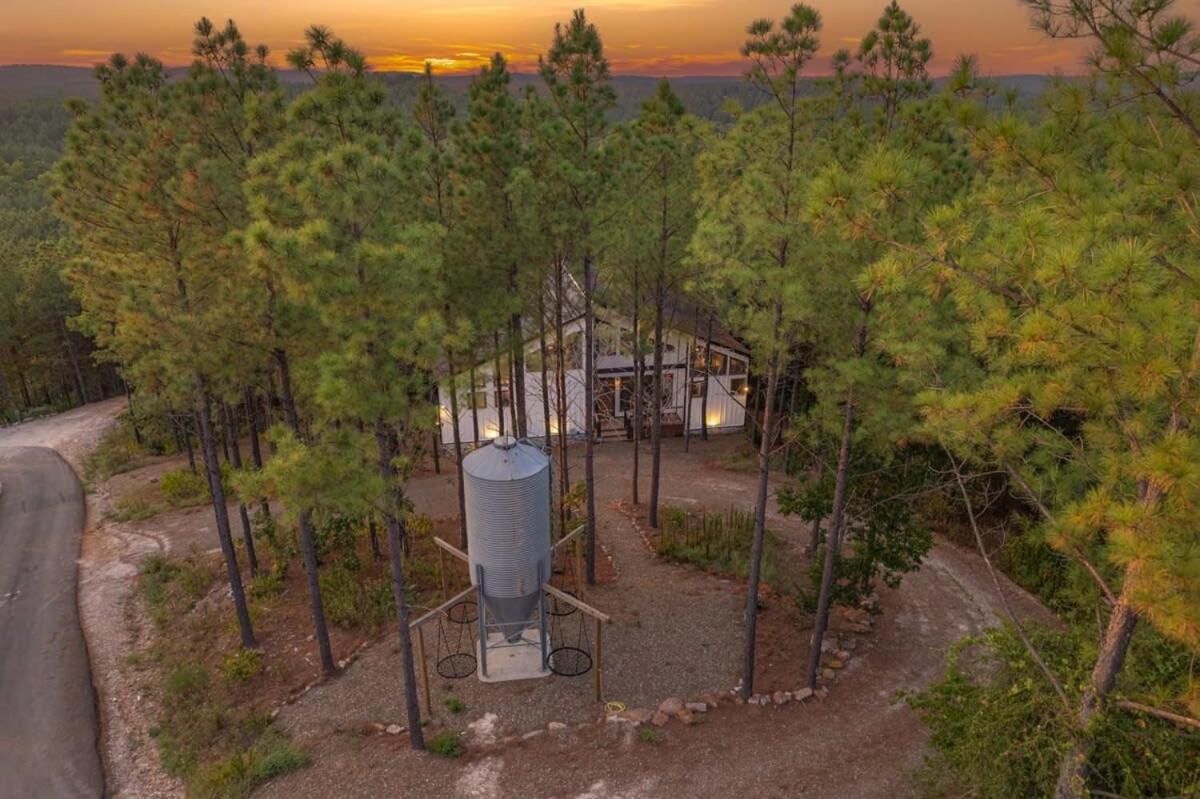 New W Hot Tub + Views Sleeps 12 * Broken Bow