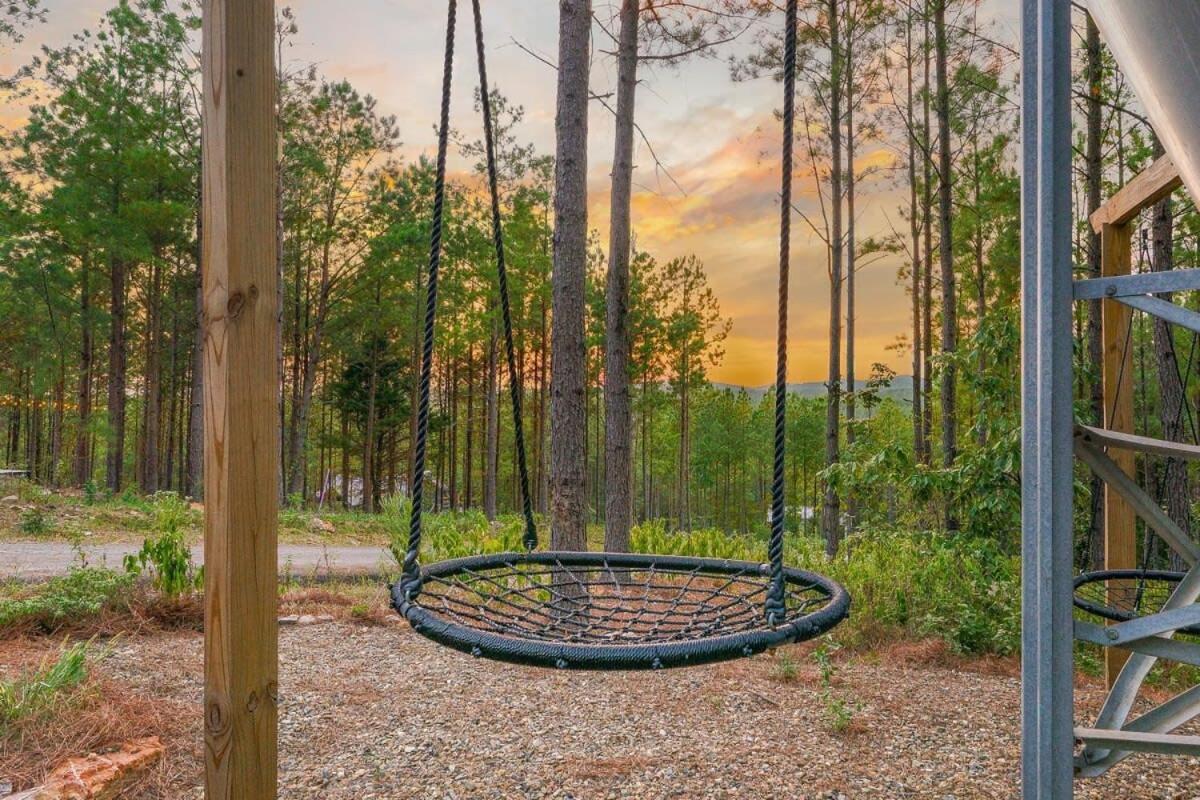 New W Hot Tub + Views Sleeps 12