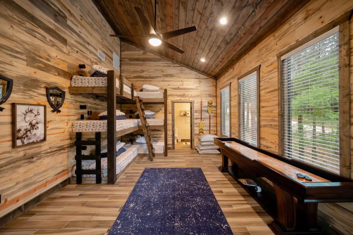 Hébergement de vacances New W Hot Tub + Views Sleeps 12 Broken Bow