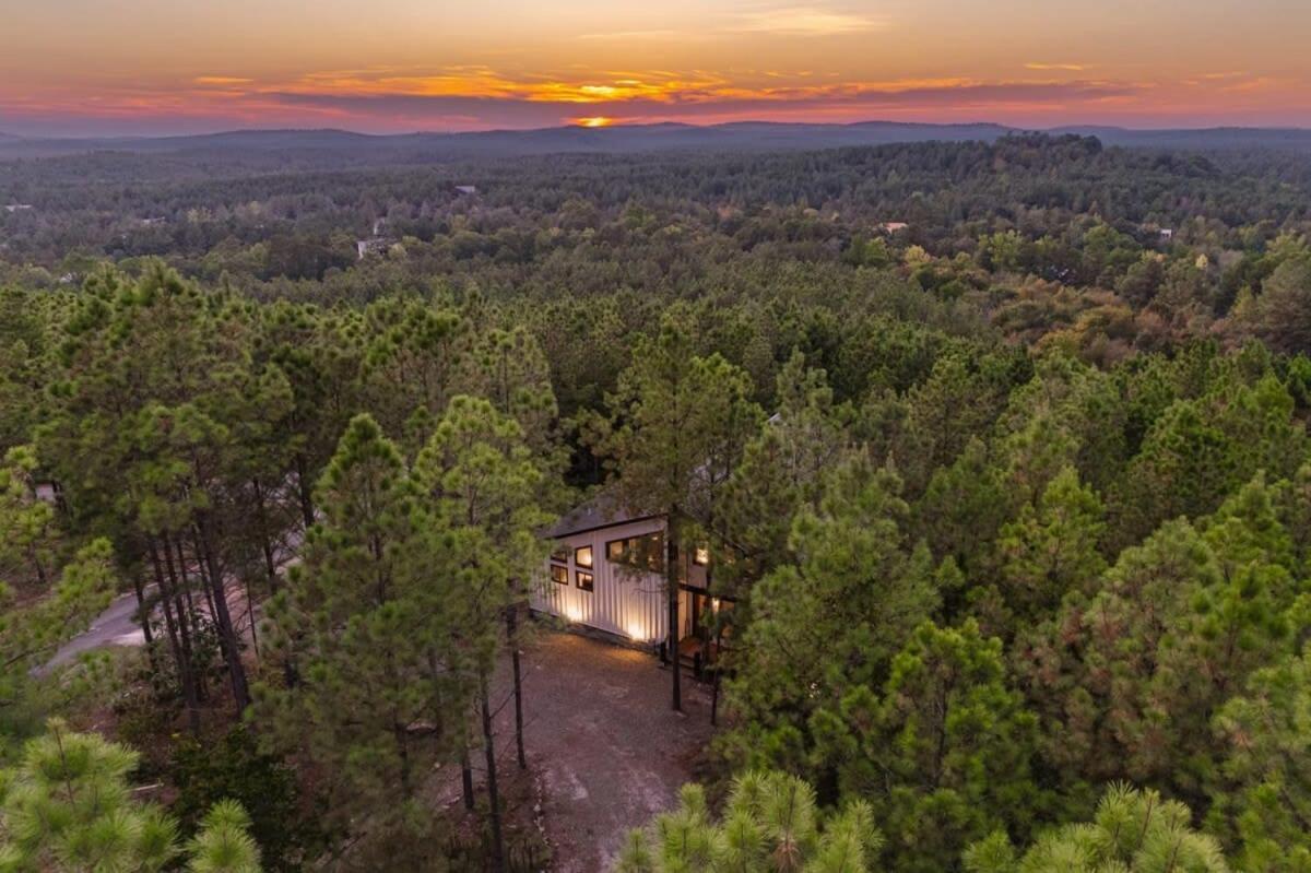 New W Hot Tub + Views Sleeps 12