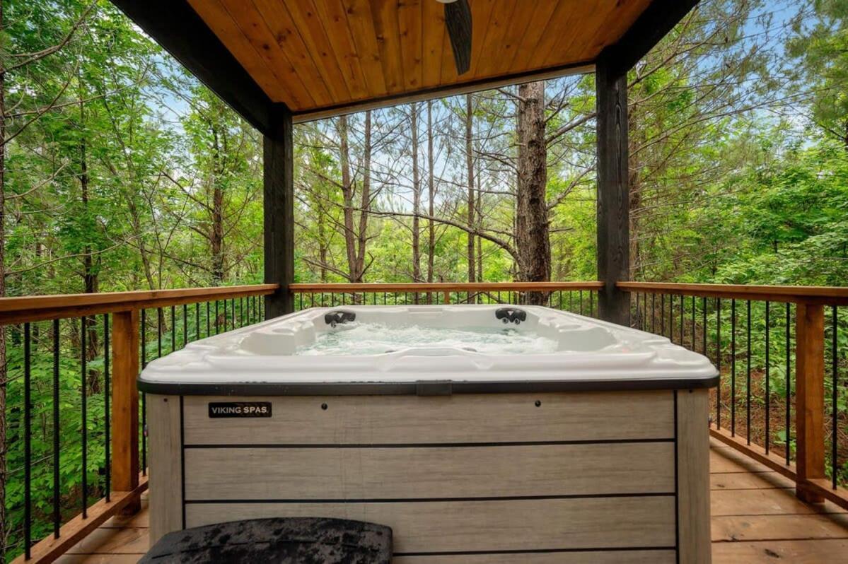 Hébergement de vacances New W Hot Tub + Views Sleeps 12 *