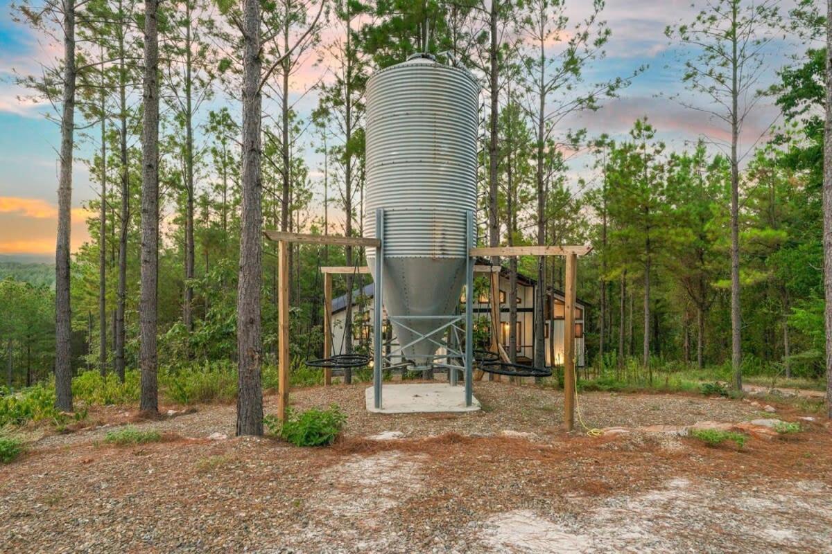 New W Hot Tub + Views Sleeps 12 *