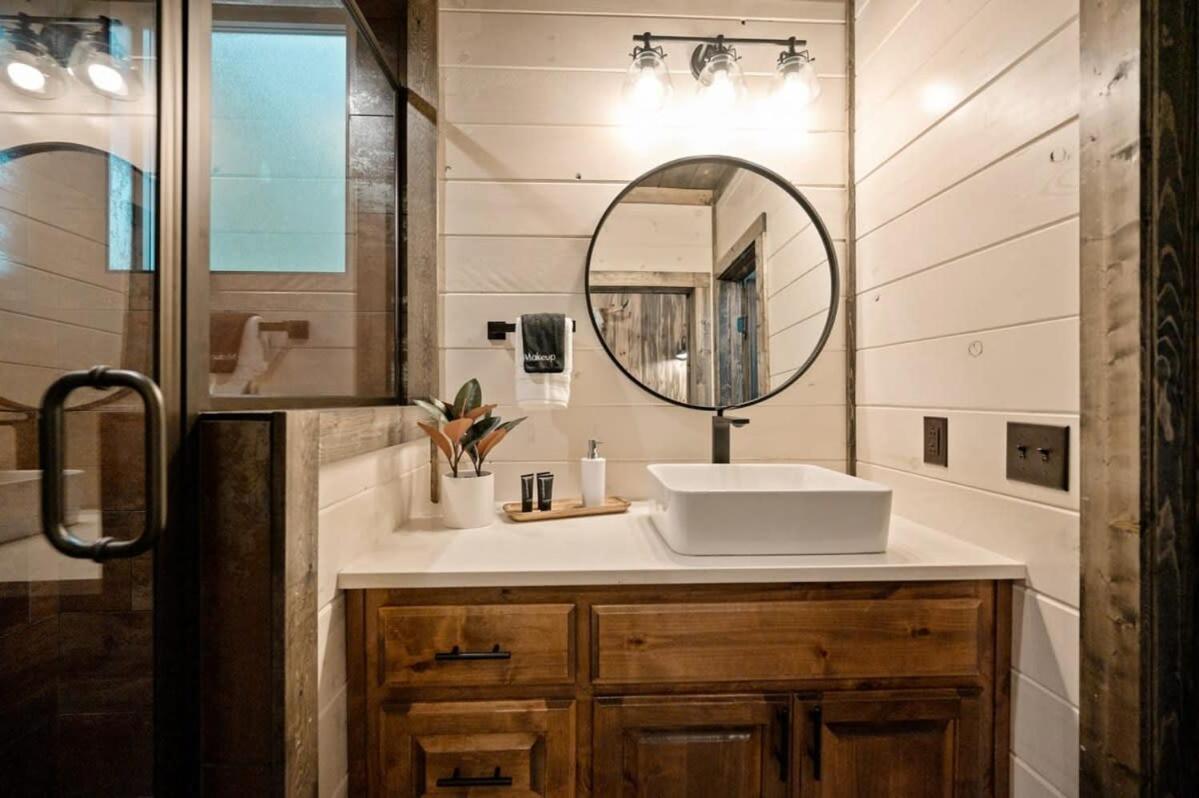 New W Hot Tub + Views Sleeps 12 Hébergement de vacances