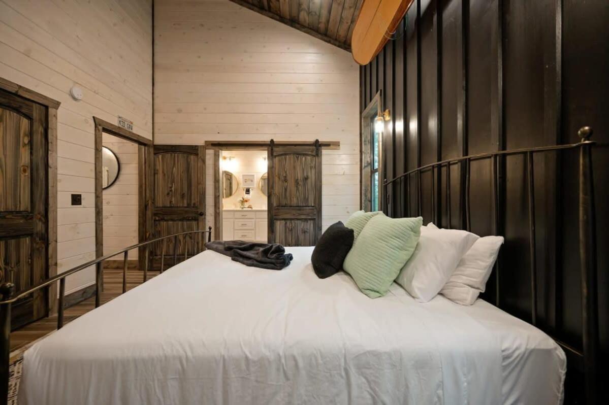 Hébergement de vacances New W Hot Tub + Views Sleeps 12