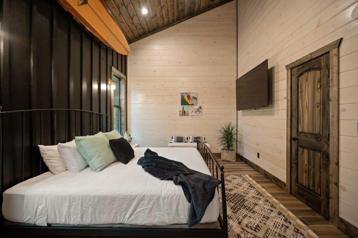 Hébergement de vacances New W Hot Tub + Views Sleeps 12 *
