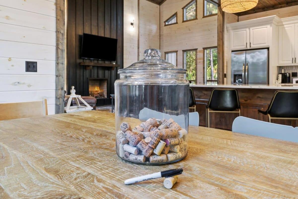 Hébergement de vacances New W Hot Tub + Views Sleeps 12 *